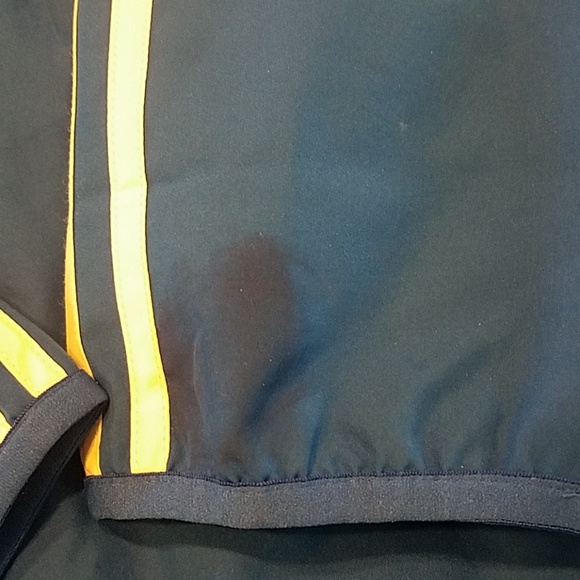 Adidas XL Woman's Wind Breaker - Picture 5 of 7